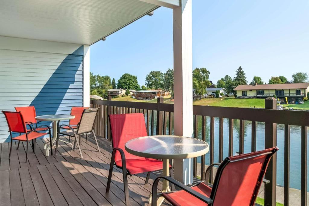 Best Western River Terrace Cheboygan Kültér fotó